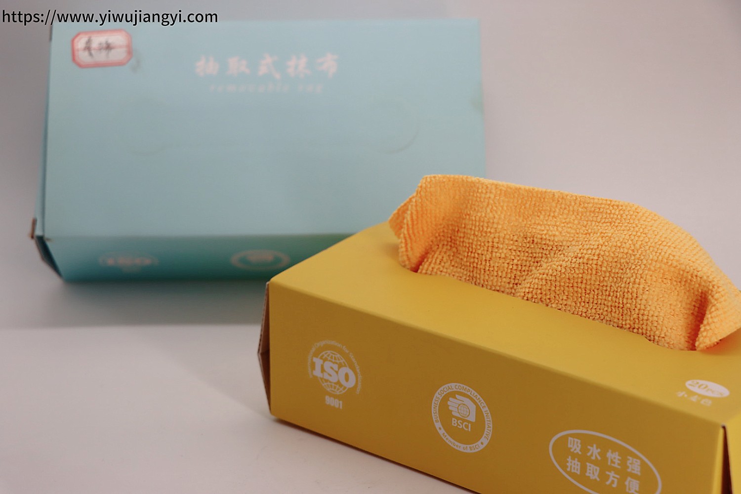 Extractive water-absorbing cloth